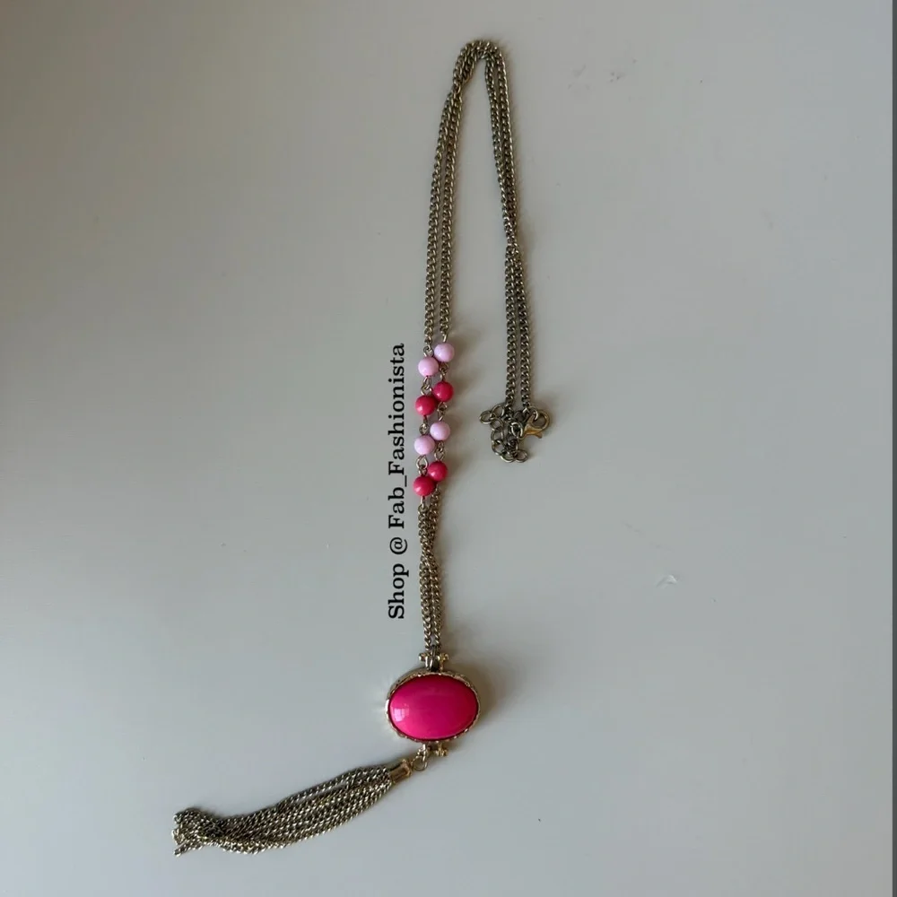 🛍️ Coral tassel necklace